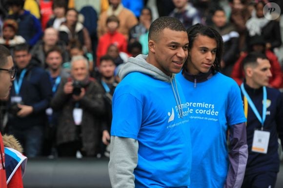 Kylian Mbappé a rechargé les batteries à Dubaï avant une année 2025 où il sera très attendu

Kylian Mbappé et son frère Ethan lors de la journée évasion de l'association Premiers de cordée au Stade de France le 12 avril 2023.

© Jonathan Rebboah / Panoramic / Bestimage