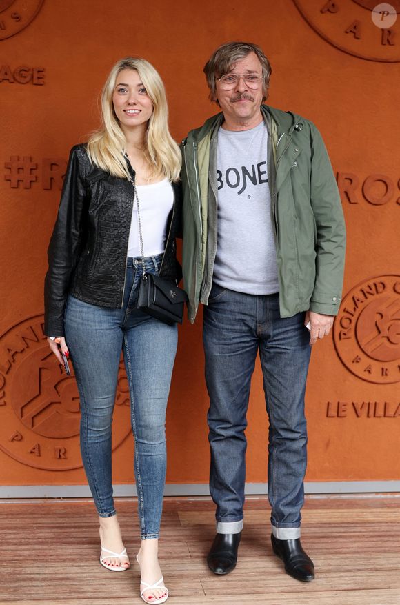 Pascal Demolon et sa fille Iliana - Célébrités au village des Internationaux de France de tennis de Roland Garros 2024 à Paris le 2 juin 2024.

© Jacovides / Moreau / Bestimage