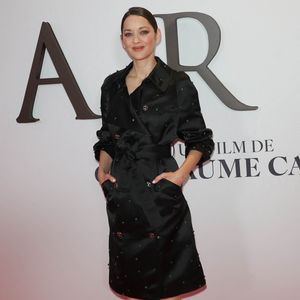 Marion Cotillard au photocall de la première du film "Karma" au cinéma Pathé Palace à Paris le 13 octobre 2026. 

© Coadic Guirec / Bestimage