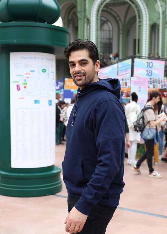 "C’est inexplicable mais j’ai ressenti un truc chimique en moi qui me disait que c’était ma destinée."

Christophe Licata - Festival du Livre de Paris 2025 au Grand Palais à Paris le 12 Avril 2025.
© Denis Guignebourg / Bestimage