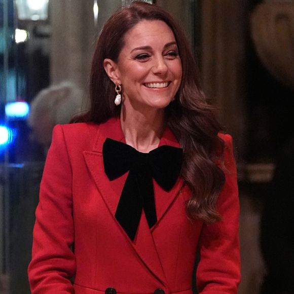 La princesse Kate, qui s'est occupée de tous les aspects de ce concert de Noël, est arrivée seule à 16 heures pour visiter l'abbaye !

La famille royale d'Angleterre assiste à la messe "Together At Christmas Carol" à l'abbaye de Westminster à Londres, Royaume-Uni