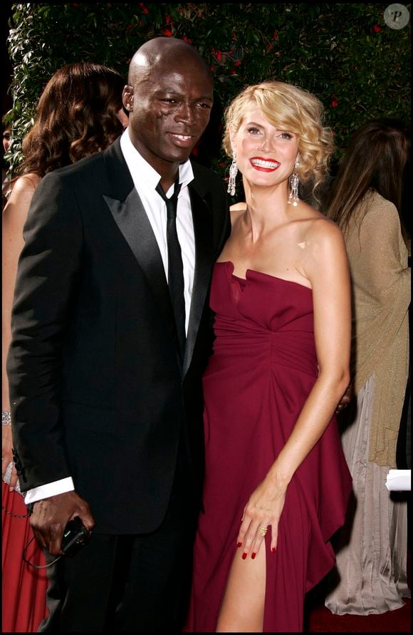 Heidi Klum et Seal se sont séparés en 2012. 

Heidi Klum et Seal à la 59e soirée des Emmy Awards, le 16 septembre 2007. JUAN RICO / FAME PICTURES / BESTIMAGE