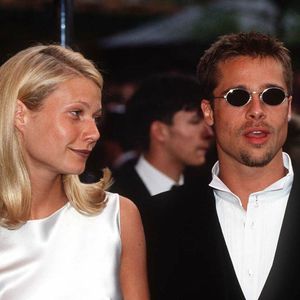 Dans son livre" Gwyneth : The Biography", 'Amy Odell révèle que la maman d'Apple et Moses se serait rapidement interrogée quant à leur avenir malgré leurs fiançailles...

Brad Pitt et Gwyneth Paltrow à la cérémonie des Golden Globe Awards en 1996. (AGENCE / BESTIMAGE).