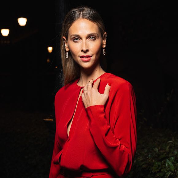 Ophélie Meunier aux arrivées du défilé Messika Collection Femme Prêt-à-Porter Printemps/Eté 2026 lors de la Fashion Week de Paris (PFW), au Musée des Arts décoratifs, à Paris, France, le 13 octobre 2025. © Pierre Perusseau/Bestimage