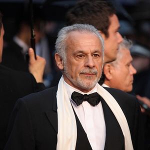 Francis Perrin arrivant à la cérémonie de clôture et à la projection du film « Thérèse Desqueyroux » lors du 65e Festival international du film de Cannes, au Palais des Festivals de Cannes, dans le sud de la France, le 27 mai 2012. Photo de Guignebourg-Genin/ABACAPRESS.COM??
