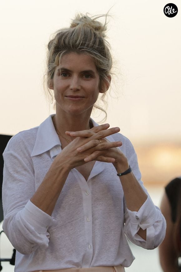 Alice Taglioni a donné son premier concert au piano aux côtés d’Hélène Berger dans le cadre du Cap Ferret Music Festival, le 11 juillet 2022, au Canon, à Légez-Cap-Ferret. Laurent Delahousse et Sarah Poniatowski étaient présents. Photo de Thibaud Moritz/ABACAPRESS.COM - POOL BESTIMAGE