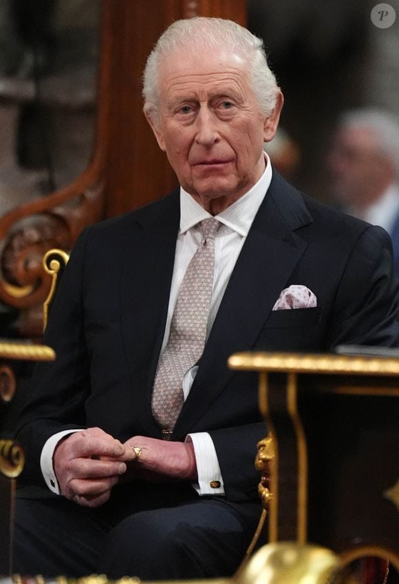 Le roi Charles III d'Angleterre - La famille royale d'Angleterre célèbre le 76ème Commonwealth Day à l'abbaye de Westminster à Londres le 10 mars 2025.

Photo : Julien Burton / Bestimage