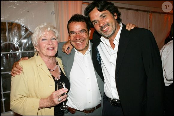 Jean-Luc Azoulay et Christophe Barratier Johnny Hallyday - 77e anniversaire de Line Renaud à La Jonchère
BERTRAND RINDOFF PETROFF / BESTIMAGE