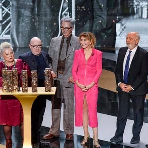 Un César spécial pour la troupe du Splendid, Josiane Balasko, Michel Blanc, Thierry Lhermitte, Marie-Anne Chazel, Gérard Jugnot, Christian Clavier sur scène lors de la 46ème cérémonie des César à l'Olympia à Paris le 12 mars 2021. ©   Pierre Villard/ Pool / Bestimage