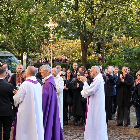 - Sortie des Obsèques de Michel Blanc en l'église Saint-Eustache à Paris, le 10 octobre 2024. 
© Moreau / Jacovides / Bestimage