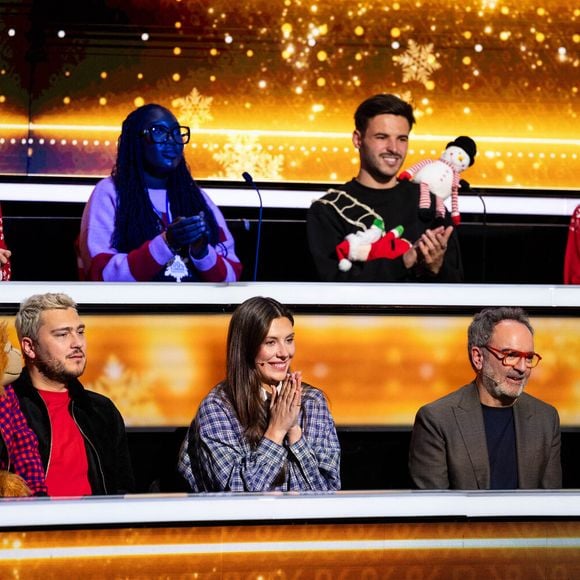 Tous vont tester leur logique !

Exclusif - Camille Cerf, Bruno Solo, Jeff Panacloc lors de l'enregistrement de l'émission "100% Logique", présentée par C.Féraud et diffusée le 20 décembre 2025 sur France 2, à Saint Denis, France, le 25 novembre 2025. © Jeremy Melloul/Bestimage