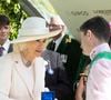 En effet, les invités doivent se plier à des règles vestimentaires strictes.
Camilla Parker Bowles lors des courses hippiques Royal Ascot, le 22 juin 2024.
Photo : Mirrorpix / Bestimage