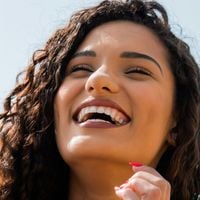Comment blanchir ses dents à la maison ? Un spécialiste répond enfin
