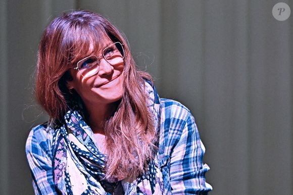 C’est ce qu’indiquaient nos confrères du magazine "Point de Vue" en janvier dernier

Exclusif - Astrid Veillon, la comédienne et écrivain, a participé à un débat public autour de la relation amoureuse à Nice, au centre d'arts et de culture "L'Artistique", le 25 janvier 2022,
© Bruno Bebert / Bestimage