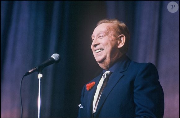 "À la demande de l’actuel propriétaire, le conseil municipal vient de donner son feu vert pour sa réhabilitation", a-t-on pris dans les colonnes du "Figaro". 

Archives - Charles Trenet sur scène en concert pour son jubilé