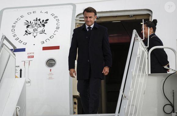 15 juin 2025, Calgary, Alb., CANADA : Le président français Emmanuel Macron arrive à Calgary, en Alberta, le dimanche 15 juin 2025, pour participer à la réunion des dirigeants du G7 qui se tient dans la communauté voisine de Kananaskis. (Crédit image : © Jeff Mcintosh/The Canadian Press via ZUMA Press)