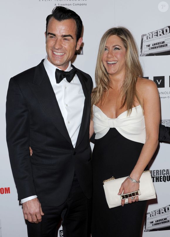 puis de Justin Theroux

Justin Theroux, Jennifer Aniston - Le 26eme gala "American Cinematheque Award" a Beverly Hills, le 15 novembre 2012.
©FAMEFLYNET / BESTIMAGE