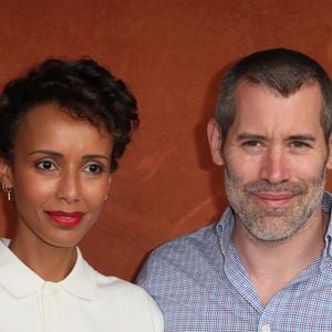 L’adolescente suit des cours de théâtre à l’école et se passionne aussi pour la vidéo et la réalisation.
Sonia Rolland et son compagnon Jalil Lespert au village lors des internationaux de tennis de Roland Garros à Paris, le 10 juin 2018.
© Moreau-Jacovides/Bestimage