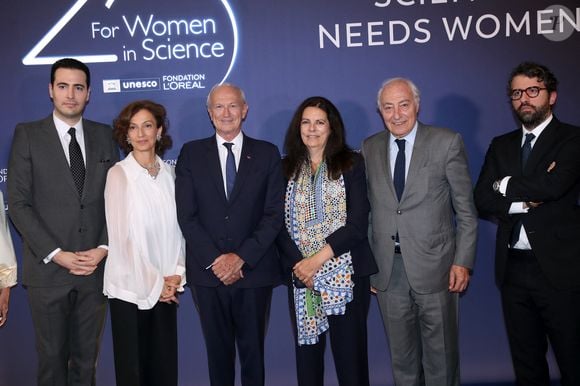 Exclusif - Jean-Victor Meyers Bettencourt, Audrey Azoulay (Directrice Générale de l'Unesco), Jean-Paul Agon (Président de la Fondation L'Oréal), Françoise Bettencourt Meyers, Jean-Pierre Meyers et Victor Meyers Bettencourt - Cérémonie anniversaire des 25 ans du Prix International L'Oréal-UNESCO pour les Femmes et la Science à l'UNESCO, Paris, France. Le 15 Juin 2023.
© Bertrand Rindoff / Bestimage
