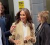 Mais la maman d'Archie et Lilibet a révélé pourquoi ce mercredi

Le prince Harry, duc de Sussex et Meghan Markle, duchesse de Sussex, quittent leur hôtel par une porte dérobée à New York, le 23 avril 2025. (Backgrid USA / Bestimage).