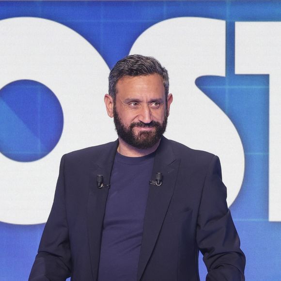 Exclusif - Cyril Hanouna, sur le plateau de l’émission « TPMP » présentée par C.Hanouna et diffusée en direct sur Youtube et sur toutes les box (SFR, FREE, Bouygues, MyCanal etc), Paris, France, le 21 mars 2025. © Jack Tribeca / Bestimage