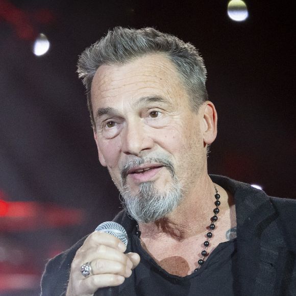 Florent Pagny fait une rentrée en force sur le devant de la scène. 

Exclusif - Florent Pagny lors de l'enregistrement de l'émission "L'anniversaire secret" à Paris. 
© Cyril Moreau / Bestimage