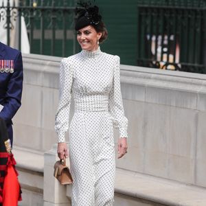 Mais depuis qu'elle est devenue princesse et qu'elle a intégré la famille royale britannique, plus question pour la maman de Louis, George et Charlotte de dévoiler des attributs sexy. 

Kate Middleton à Thanksgiving qui marque le 80ème anniversaire de VE Day à l'Abbaye de Westminster  le 8 mai 2025@Backgrid UK/ Bestimage