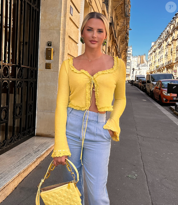 Kelly Vedovelli sublime sur Instagram.