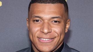 Kylian Mbappé : Après une année 2024 chahutée, à quoi ressemblent les vacances de la star du football français ?