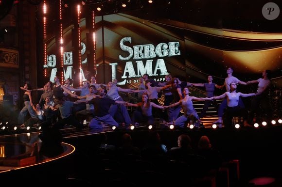 Exclusif - Danseurs du théâtre du corps Pietragalla - Derouault lors de l'enregistrement de l'émission "Serge Lama, le dernier rappel" présentée par F. Bollaert, diffusée le vendredi 21 novembre 2025 sur France 3 à 21h10, au théâtre Marigny à Paris, France, le 29 avril 2025. © Clovis-Moreau/Bestimage
