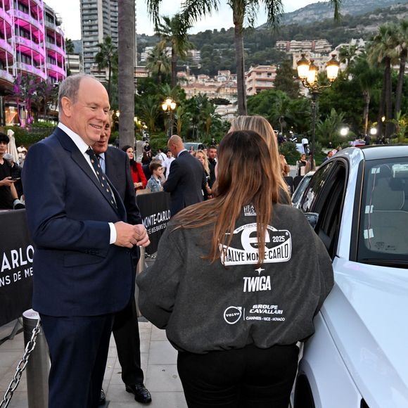 Camille Gottlieb, la fille de la princesse Stéphanie et de Jean Raymond Gottlieb, est au départ du 9ème E-Rallye de Monte-Carlo, en tant que co-pilote de son amie Margaux Grundstein au volant d'une volvo, sur la place du Casino à Monaco, le 15 octobre 2025. © Bruno Bebert / Bestimage
