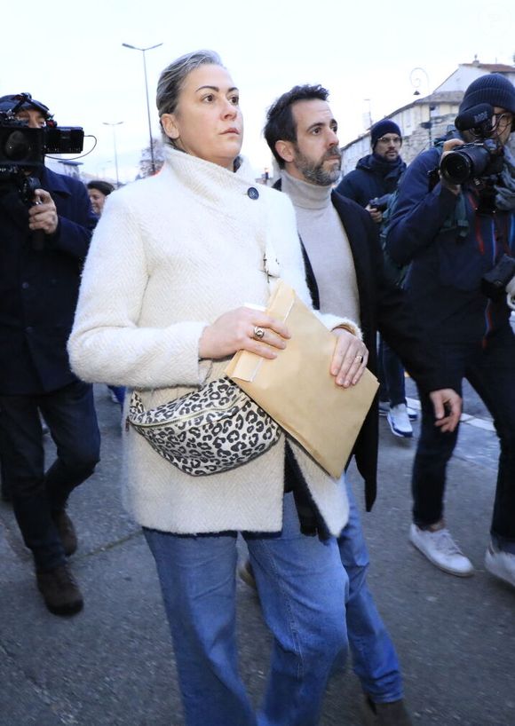 Caroline Darian, fille de G.Pélicot - Dernier jour du procès des viols de Mazan: Dominique Pélicot arrive au palais de justice d'Avignon lors du procès de son ex-mari D.Pelicot, accusé de l'avoir droguée pendant près de dix ans et d'avoir invité des inconnus à la violer à leur domicile de Mazan, une petite ville du sud de la France, à Avignon le 19 décembre 2024. © Franz Chavaroche / Bestimage