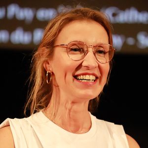 Alexandra Lamy lors de la première du film "Compostelle" au cinéma Le Grand Palace aux Sables-d'Olonne le 19 mars 2026.

© Noël Carrier / Bestimage