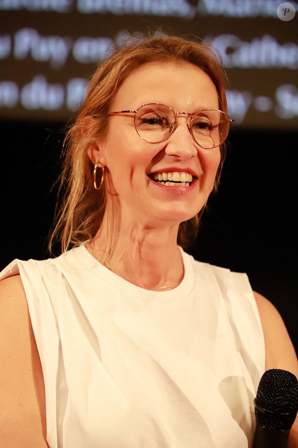Alexandra Lamy lors de la première du film "Compostelle" au cinéma Le Grand Palace aux Sables-d'Olonne le 19 mars 2026.

© Noël Carrier / Bestimage