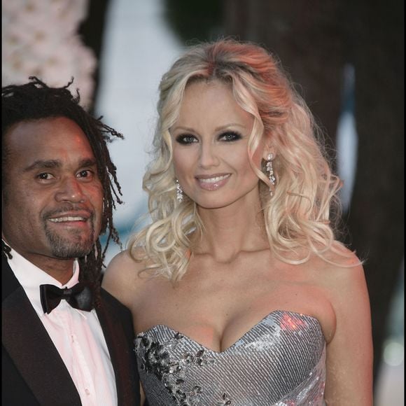 Christian Karembeu a refait sa vie après avoir été marié à Adriana Karembeu entre 1998 et 2011.

Christian Karembeu et son épouse Adriana arrivent au 62ème Bal de la Croix Rouge au Sporting Club Salle des Etoiles à Monaco, 30 juillet 2010. 

JUNIOR / BESTIMAGE