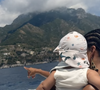 Sur Instagram, Narah Baptista a partagé des photos d'elle et de son fils de six mois.

Capture d'écran d'une publication Instagram de Narah Baptista.