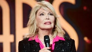 “J’espère que ce sera la dernière”, Amanda Lear rassure après une nouvelle prise en charge