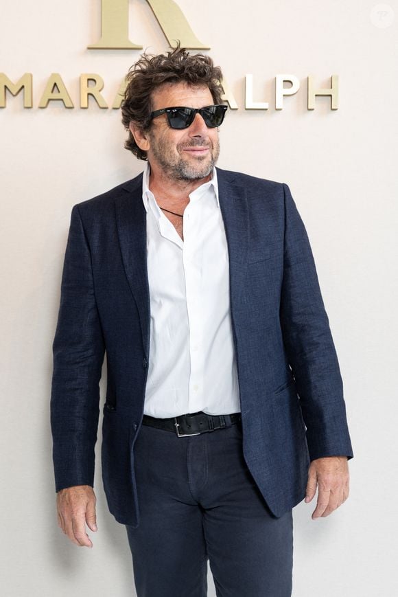 Patrick Bruel au défilé Tamara Ralph Haute Couture Automne / Hiver 2025-2026 dans le cadre de la Fashion Week de Paris, Palais de Tokyo, France, le 7 juillet 2025. © Jeremy Melloul/Bestimage