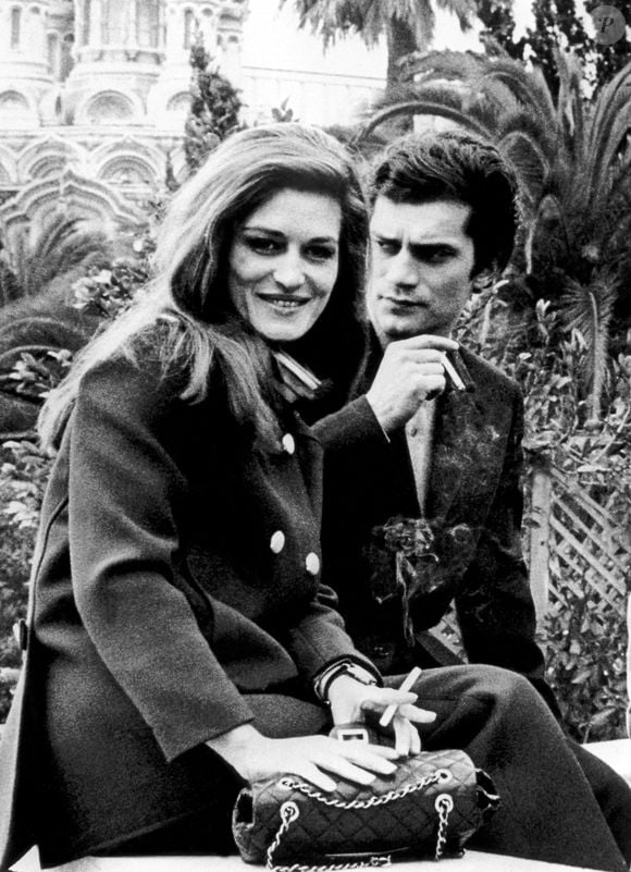C'est après le décès de son compagnon Luigi Tenco que Dalida vit une courte idylle à Rome avec un jeune étudiant, une façon de retrouver le sourire, mais...

Dalida et Luigi Tenco au Festival de Sanremo 1967. Photo par Lapresse.com/Abaca