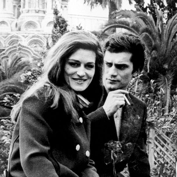 C'est après le décès de son compagnon Luigi Tenco que Dalida vit une courte idylle à Rome avec un jeune étudiant, une façon de retrouver le sourire, mais...

Dalida et Luigi Tenco au Festival de Sanremo 1967. Photo par Lapresse.com/Abaca