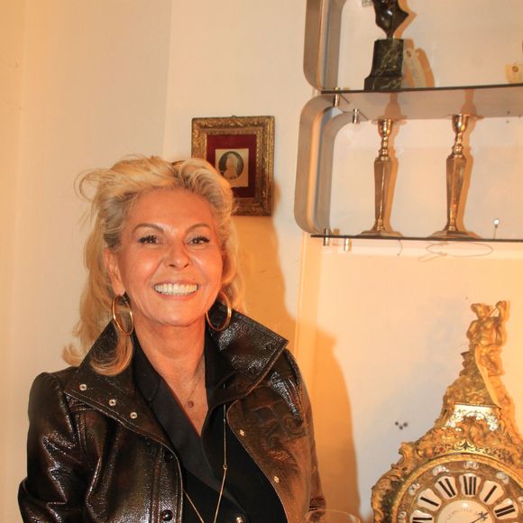 Exclusif - Caroline Margeridon lors de la Fête des puces de Saint Ouen au Marché Biron le 26 septembre 2024.

© Baldini / Bestimage