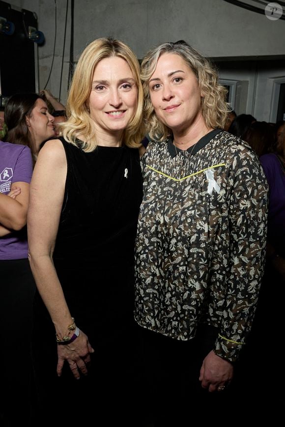 Exclusif - Julie Gayet, Caroline Darian (fille de Gisèle Pelicot) - Studio - Enregistrement du concert "Nos voix pour toutes", au profit de La fondation des femmes, à l'Adidas Arena à Paris, © Cyril Moreau-Coadic Guirec / Bestimage