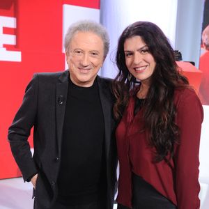 Exclusif - Michel Drucker et Elise Boghossian - Enregistrement de l'émission Vivement dimanche, diffusée sur France 3 le 17 novembre 2024. 
© Guillaume Gaffiot / Bestimage
