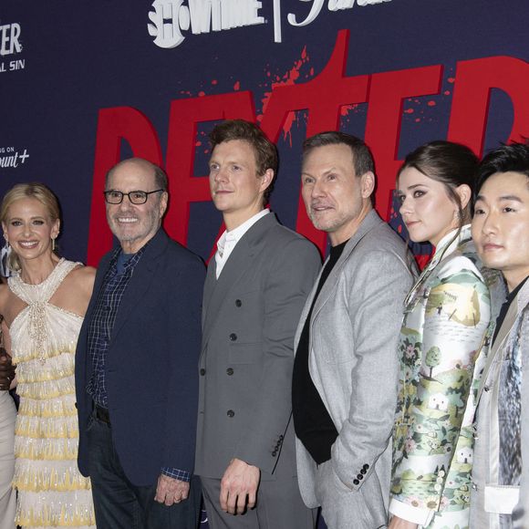 Reno Wilson, Christina Milian, Sarah Michelle Gellar, Clyde Phillips, Patrick Gibson, Christian Slater, Molly Brown, Alex Shimizu et James Martinez à la première de la série Showtime / Paramount+ Dexter: Original Sin au SVA Theater. New York, le 11 décembre 2024. Action Press / Bestimage.