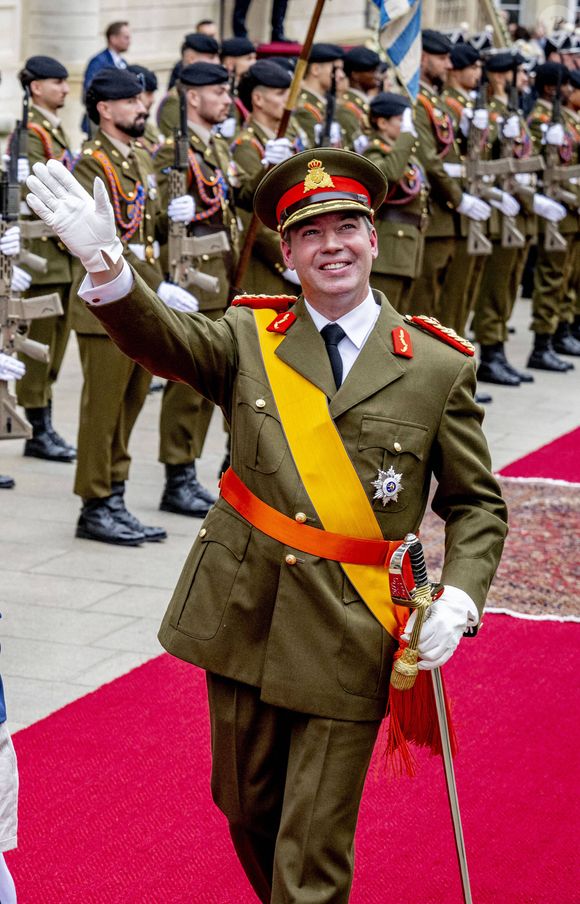 Le grand-duc Guillaume de Luxembourg, la grande-duchesse Stéphanie de Luxembourg (de Lannoy), le prince Charles Jean Philippe Joseph Marie Guillaume, lors des célébrations du changement de souverain au Luxembourg, premier jour à Luxembourg-Ville, Luxembourg, le 3 octobre 2025.
Photo : Dana Press / Bestimage