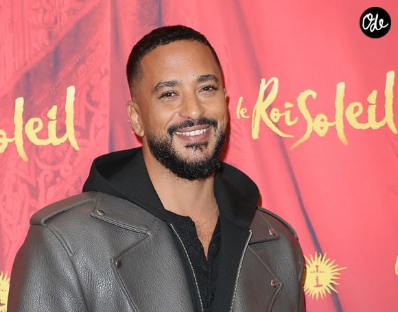 Le chanteur s’est affiché torse nu dans les vestiaires du club.

Exclusif - Slimane lors de la générale du spectacle "Le roi soleil" au Dôme de Paris
© Coadic Guirec / Bestimage