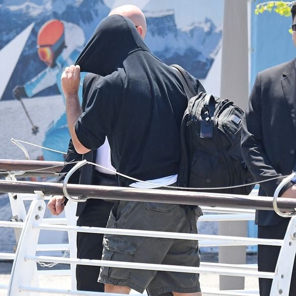 Âgé de 50 ans, l'acteur hollywoodien a visiblement décidé de faire des efforts pour s'afficher auprès du sublime mannequin de 27 ans. 

Leonardo DiCaprio à Venise pour le mariage de Jeff Bezos, en juillet 2025. Backgrid UK/ Bestimage