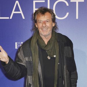 Et de compléter : "J'aime ce côté haut en couleur, bien sûr des paysages et mais aussi des habitants." A ses yeux, "on ne peut pas rester indifférent à la Corse". 

Jean-Luc Reichmann - Photocall de la projection du téléfilm "Cat's Eyes" lors de la 26ème Edition du Festival de la Fiction de La Rochelle, France, le 12 septembre 2024. © Christophe Aubert via Bestimage