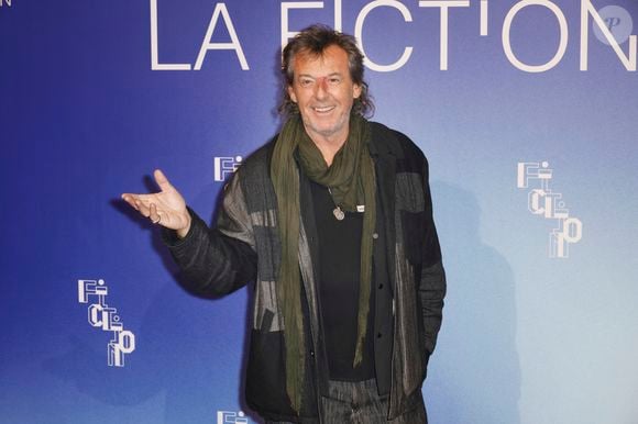 Et de compléter : "J'aime ce côté haut en couleur, bien sûr des paysages et mais aussi des habitants." A ses yeux, "on ne peut pas rester indifférent à la Corse". Jean-Luc Reichmann - Photocall de la projection du téléfilm "Cat's Eyes" lors de la 26ème Edition du Festival de la Fiction de La Rochelle, France, le 12 septembre 2024. © Christophe Aubert via Bestimage