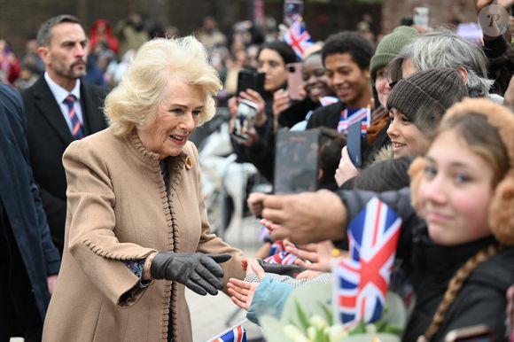 La reine Camilla lors de sa visite au Barking Learning Centre Community and Family Hub, un centre d'apprentissage de proximité qui abrite la bibliothèque de Barking le mercredi 18 février 2026. Photo : Kate Green/PA Wire